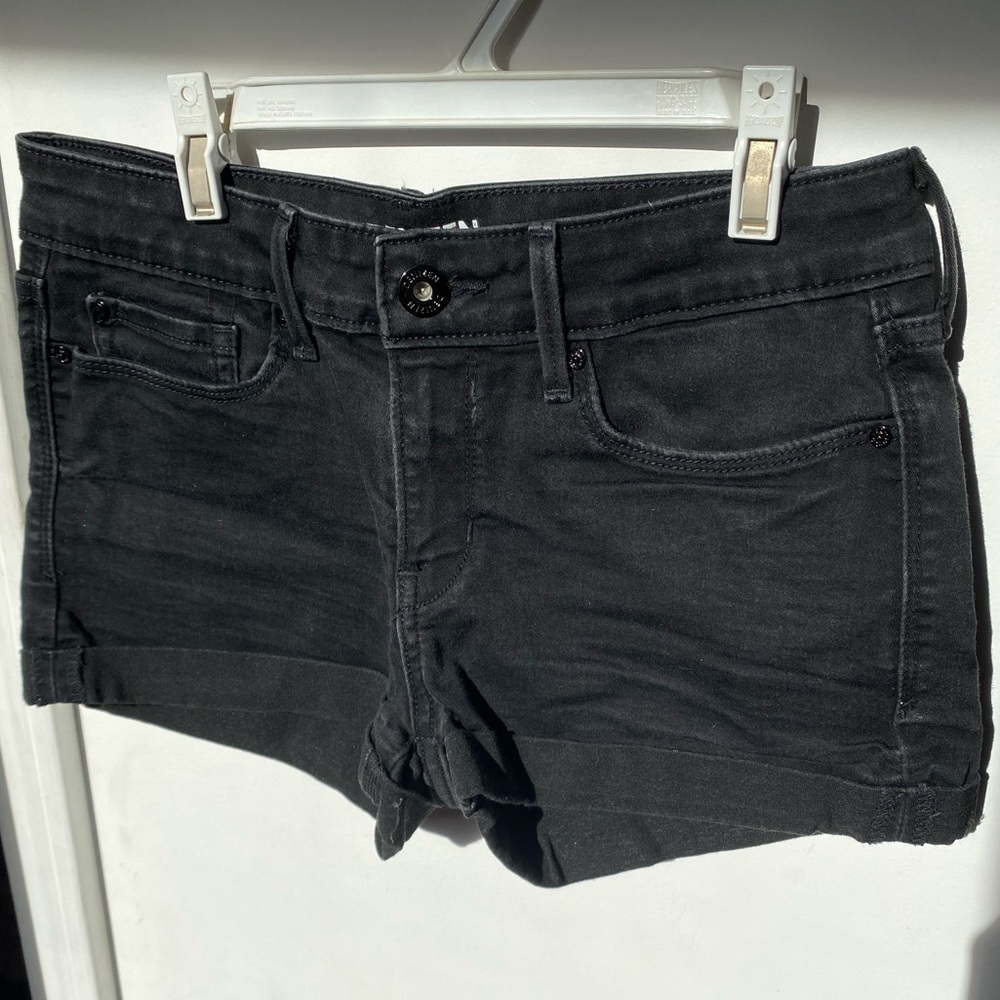 levi’s black jean shorts